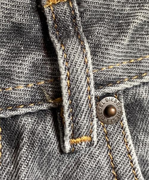 DIESEL（ディーゼル）DIESEL (ディーゼル) Straight Zip Jeans/ストレートジップジーンズ グレー サイズ:26の古着・服飾アイテム