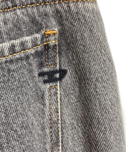 DIESEL（ディーゼル）DIESEL (ディーゼル) Straight Zip Jeans/ストレートジップジーンズ グレー サイズ:26の古着・服飾アイテム