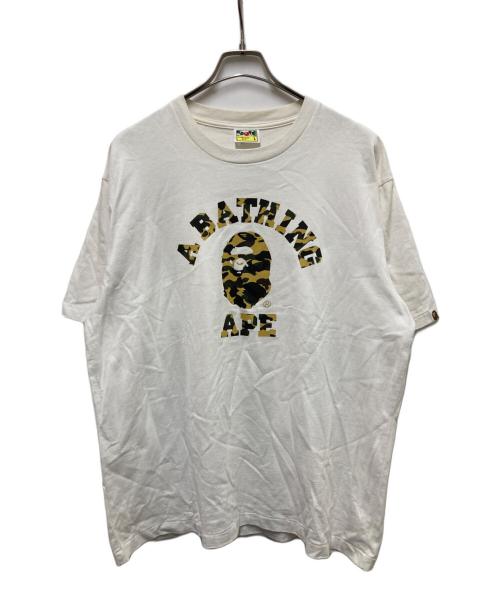 A BATHING APE（アベイシングエイプ）A BATHING APE (アベイシングエイプ) カレッジプリントTシャツ ホワイト サイズ:Lの古着・服飾アイテム