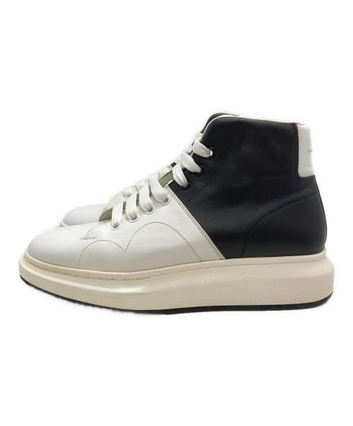 ALEXANDER McQUEEN（アレキサンダーマックイーン）ALEXANDER McQUEEN (アレキサンダーマックイーン) エクステンドソール ハイカットスニーカー ブラック×ホワイト サイズ:44の古着・服飾アイテム