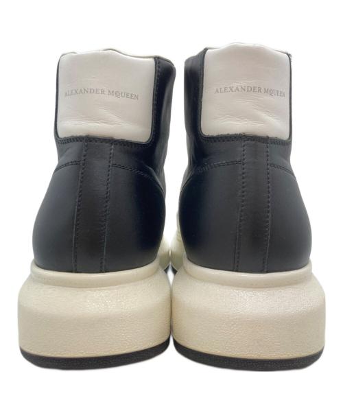 ALEXANDER McQUEEN（アレキサンダーマックイーン）ALEXANDER McQUEEN (アレキサンダーマックイーン) エクステンドソール ハイカットスニーカー ブラック×ホワイト サイズ:44の古着・服飾アイテム