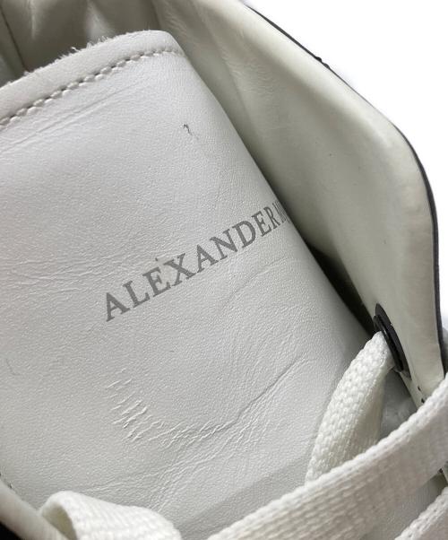 ALEXANDER McQUEEN（アレキサンダーマックイーン）ALEXANDER McQUEEN (アレキサンダーマックイーン) エクステンドソール ハイカットスニーカー ブラック×ホワイト サイズ:44の古着・服飾アイテム
