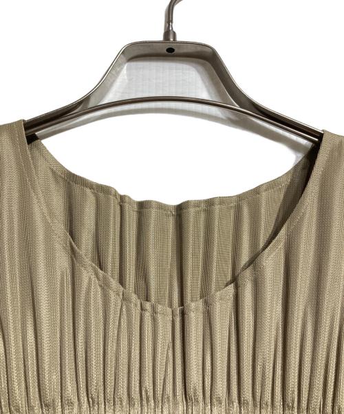 PLEATS PLEASE（プリーツプリーズ）PLEATS PLEASE (プリーツプリーズ) プリーツノースリーブワンピース/Pleated sleeveless dress オリーブ サイズ:2の古着・服飾アイテム