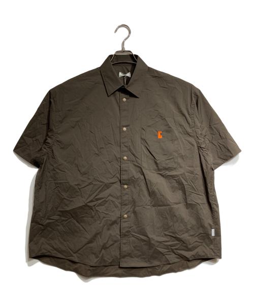 CLESSTE（クレスト）CLESSTE (クレスト) クリスピーナイロンTシャツ/CRISPYCRISPY NYLON CITY UNIFORM S/S SHIRT ブラウン サイズ:1の古着・服飾アイテム