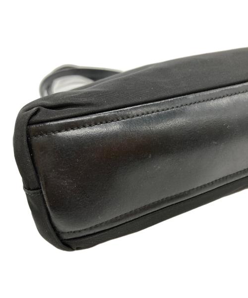 PRADA（プラダ）PRADA (プラダ) ナイロンハンドバッグ ブラックの古着・服飾アイテム