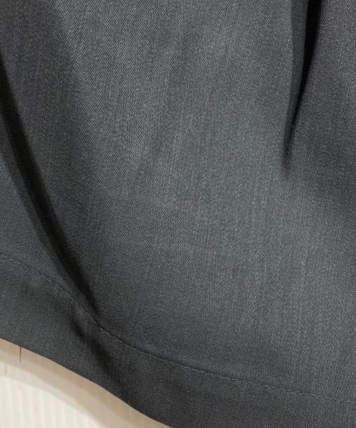 IRENISA（イレニサ）IRENISA (イレニサ) TWO TUCKS WIDE SHORTS/2タックワイドショーツ グレー サイズ:2の古着・服飾アイテム