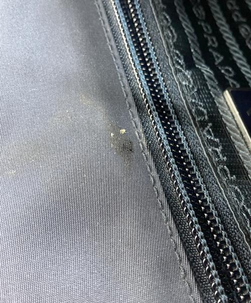 PRADA（プラダ）PRADA (プラダ) ロゴナイロンショルダーバッグ ネイビーの古着・服飾アイテム