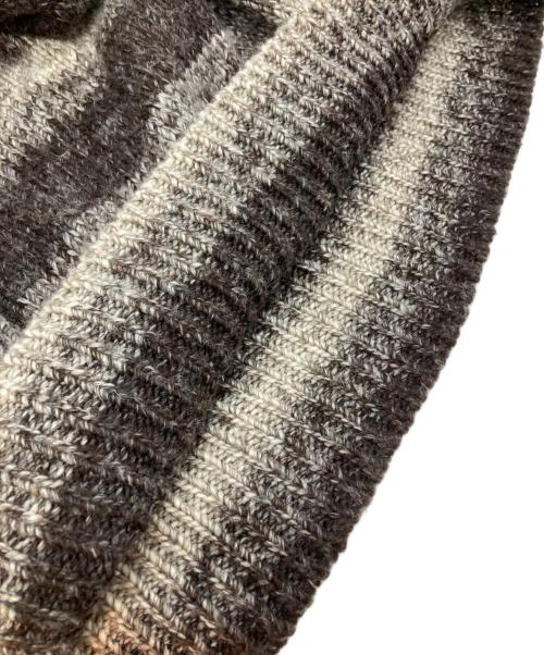 RAF SIMONS（ラフシモンズ）RAF SIMONS (ラフシモンズ) Striped Roundneck Sweater With Polaroids/ストライプドラウンドネックセーターウィズポラロイズ ブラウン サイズ:Lの古着・服飾アイテム