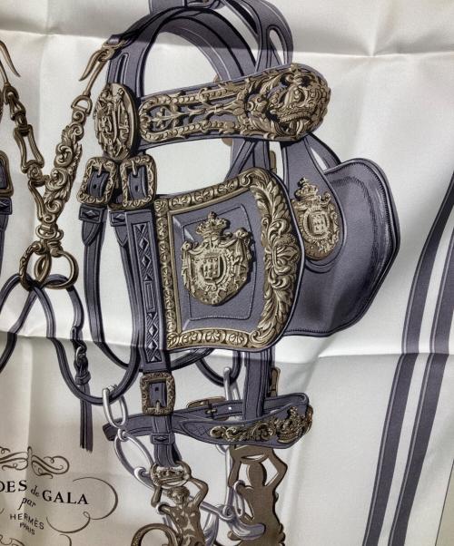 HERMES（エルメス）HERMES (エルメス) シルクスカーフ/ブリッド・ド・ガラ グレーの古着・服飾アイテム