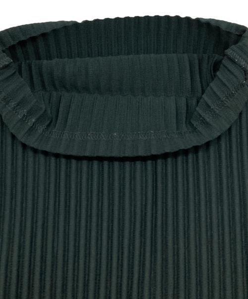 HOMME PLISSE ISSEY MIYAKE（オム プリッセ イッセイ ミヤケ）HOMME PLISSE ISSEY MIYAKE (オム プリッセ イッセイ ミヤケ) ハイネックプリーツカットソー グリーン サイズ:3の古着・服飾アイテム