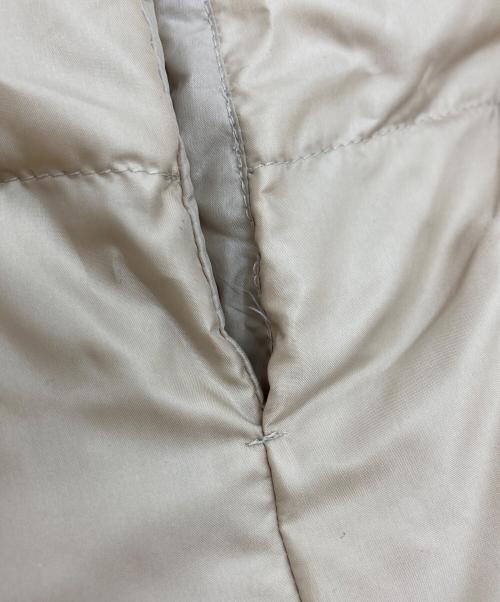ISSEY MIYAKE（イッセイミヤケ）ISSEY MIYAKE (イッセイミヤケ) クロスカラーダウンジャケット ベージュ サイズ:2の古着・服飾アイテム