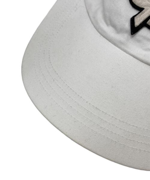 GOODENOUGH（グッドイナフ）GOODENOUGH (グッドイナフ) フェルトロゴキャップ ホワイトの古着・服飾アイテム