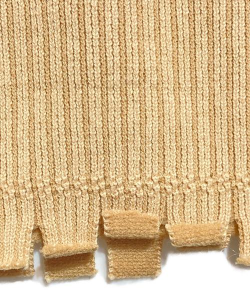 A-POC ABLE ISSEY MIYAKE（エイポック エイブル イッセイ ミヤケ）A-POC ABLE ISSEY MIYAKE (エイポック エイブル イッセイ ミヤケ) カットアウトノースリーブニット ベージュ サイズ:2の古着・服飾アイテム