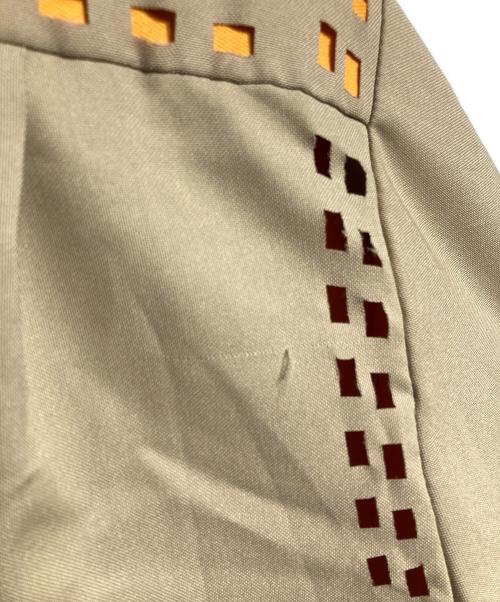 amok（アモク）amok (アモク) レーザー ステッチ カラー シャツ/Laser stitch color shirt ベージュ サイズ:Mの古着・服飾アイテム