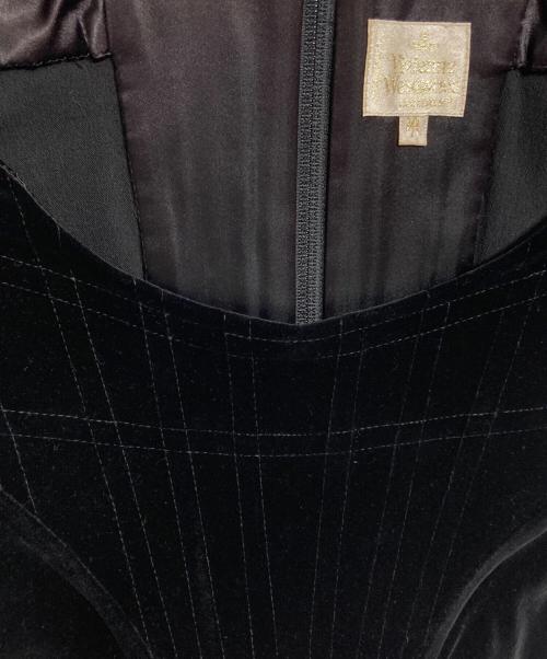 Vivienne Westwood（ヴィヴィアンウエストウッド）Vivienne Westwood (ヴィヴィアンウエストウッド) ベルベットコルセット ブラック サイズ:14の古着・服飾アイテム