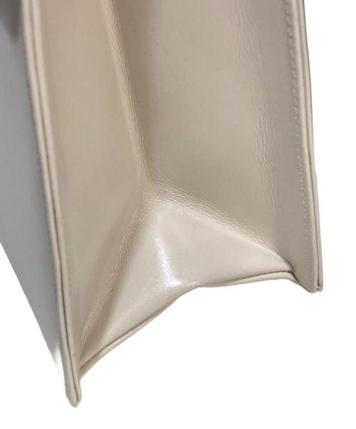 GIVENCHY（ジバンシィ）GIVENCHY (ジバンシィ) 4Gロゴ2WAYハンドバッグ ホワイトの古着・服飾アイテム