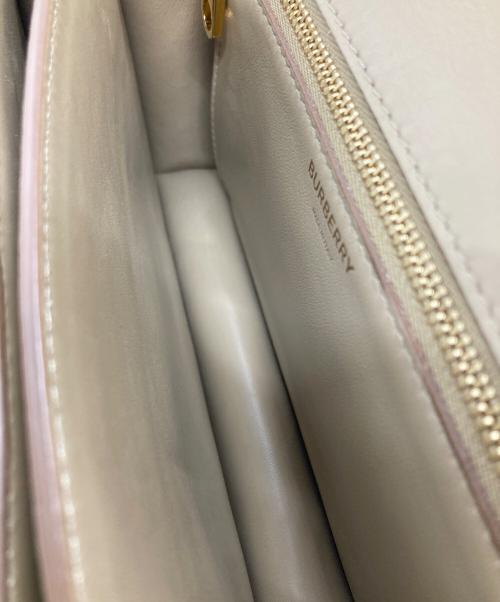 BURBERRY（バーバリー）BURBERRY (バーバリー) TBモノグラムキルティングチェーンバッグ ベージュの古着・服飾アイテム