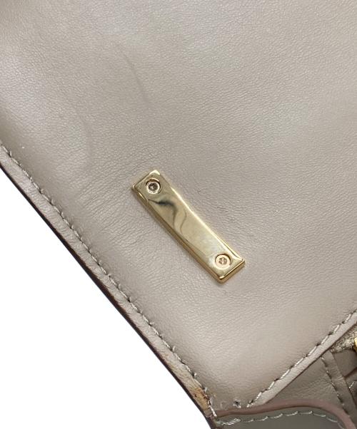 BURBERRY（バーバリー）BURBERRY (バーバリー) TBモノグラムキルティングチェーンバッグ ベージュの古着・服飾アイテム
