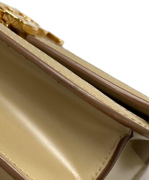 BURBERRY（バーバリー）BURBERRY (バーバリー) TBモノグラムキルティングチェーンバッグ ベージュの古着・服飾アイテム