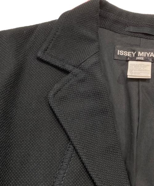 ISSEY MIYAKE（イッセイミヤケ）ISSEY MIYAKE (イッセイミヤケ) JOYCE 立体裁断刺し子テーラードジャケット ブラック サイズ:3の古着・服飾アイテム