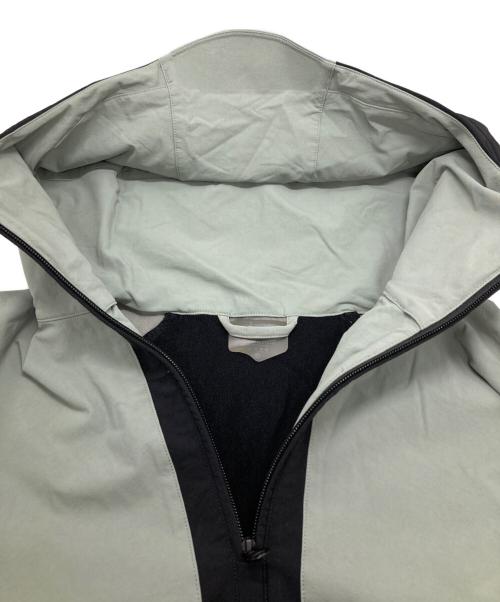 asics（アシックス）asics (アシックス) KIKO KOSTADINOV (キコ・コスタディノフ) キコポンチョ / KIKO PONCHO グリーン サイズ:Ｍ(海外サイズ)の古着・服飾アイテム