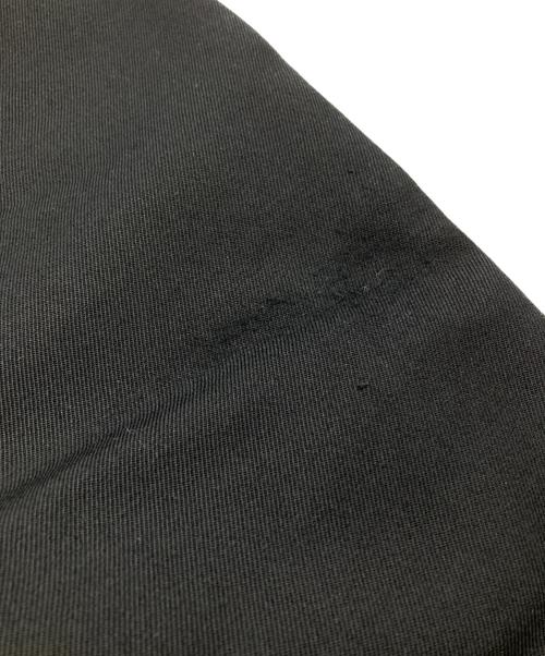 JOHN LAWRENCE SULLIVAN（ジョン ローレンス サリバン）JOHN LAWRENCE SULLIVAN (ジョン ローレンス サリバン) WOOL GABARDINE FRONT POCKET WIDE TROUSERS/ールギャバジン フロントポケット ワイドトラウザーズ ブラック サイズ:46の古着・服飾アイテム