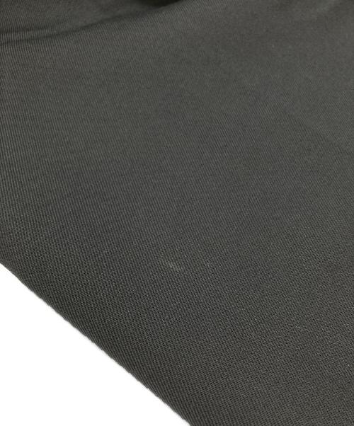 JOHN LAWRENCE SULLIVAN（ジョン ローレンス サリバン）JOHN LAWRENCE SULLIVAN (ジョン ローレンス サリバン) WOOL GABARDINE FRONT POCKET WIDE TROUSERS/ールギャバジン フロントポケット ワイドトラウザーズ ブラック サイズ:46の古着・服飾アイテム