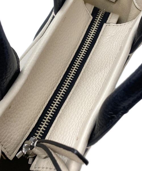 MARC JACOBS（マークジェイコブス）MARC JACOBS (マークジェイコブズ) レザートートバックミニ / THE LEATHER TOTE BAG MINI ベージュの古着・服飾アイテム