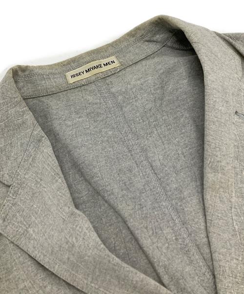 ISSEY MIYAKE MEN（イッセイミヤケメン）ISSEY MIYAKE MEN (イッセイミヤケメン) シワ加工テーラードジャケット グレー サイズ:Mの古着・服飾アイテム