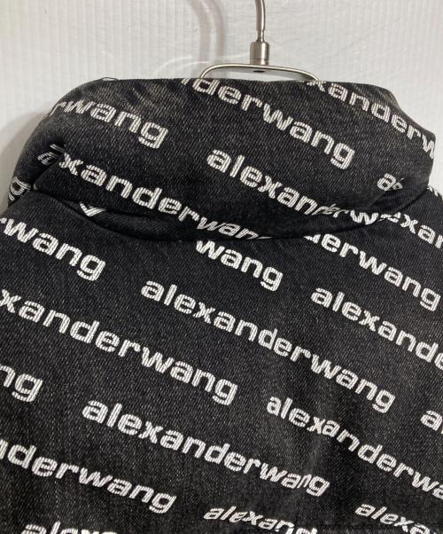 ALEXANDER WANG（アレキサンダー・ワン）ALEXANDER WANG (アレキサンダー・ワン) デニムロゴダウンジャケット ブラック サイズ:ＸＳの古着・服飾アイテム