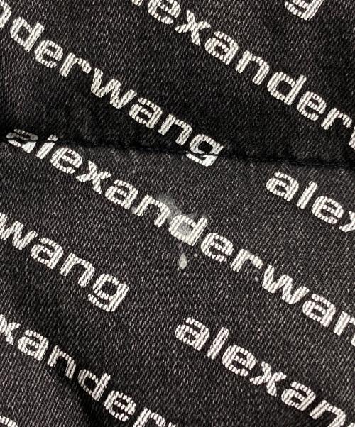 ALEXANDER WANG（アレキサンダー・ワン）ALEXANDER WANG (アレキサンダー・ワン) デニムロゴダウンジャケット ブラック サイズ:ＸＳの古着・服飾アイテム