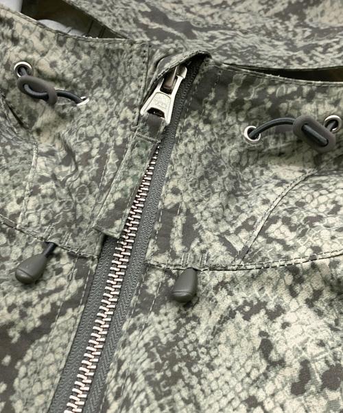 stussy（ステューシー）stussy (ステューシー) BEACH SHELL SNAKE PRINT NYLON グレー サイズ:Lの古着・服飾アイテム