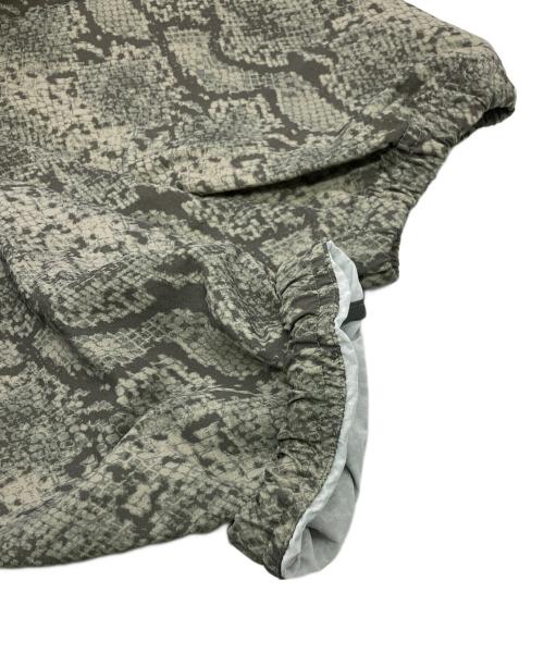 stussy（ステューシー）stussy (ステューシー) BEACH SHELL SNAKE PRINT NYLON グレー サイズ:Lの古着・服飾アイテム