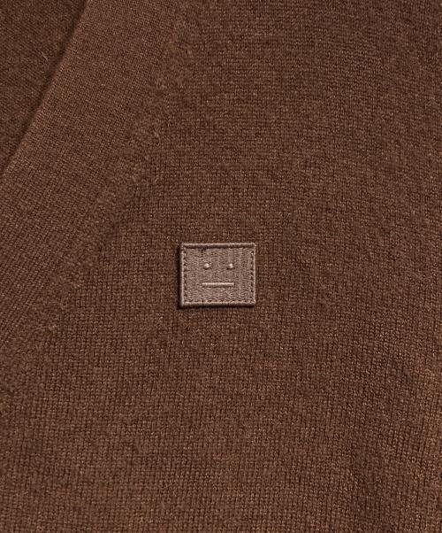 Acne studios（アクネ ストゥディオズ）ACNE STUDIOS (アクネ ストゥディオス) Faceロゴパッチカーディガン ブラウン サイズ:Sの古着・服飾アイテム