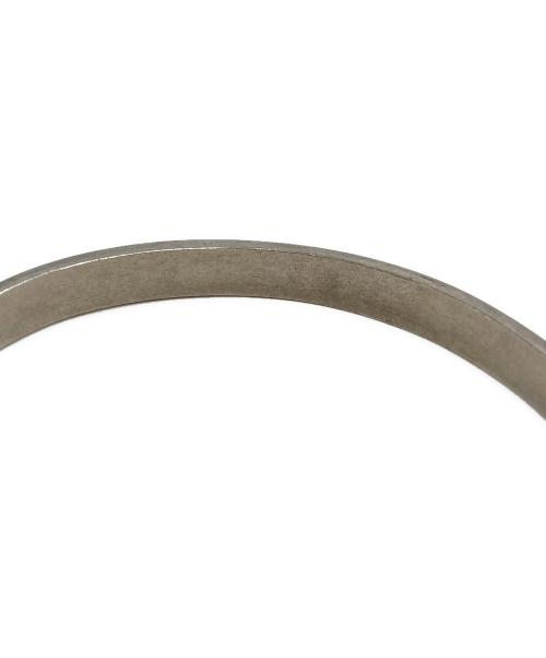 Maison Margiela（メゾンマルジェラ）Maison Margiela (メゾンマルジェラ) ナンバーロゴバングル シルバーの古着・服飾アイテム