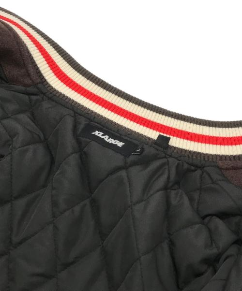 X-LARGE（エクストララージ）X-LARGE (エクストララージ) OG LOGO VARSITY JACKET ブラウン×ベージュ サイズ:Ｌの古着・服飾アイテム