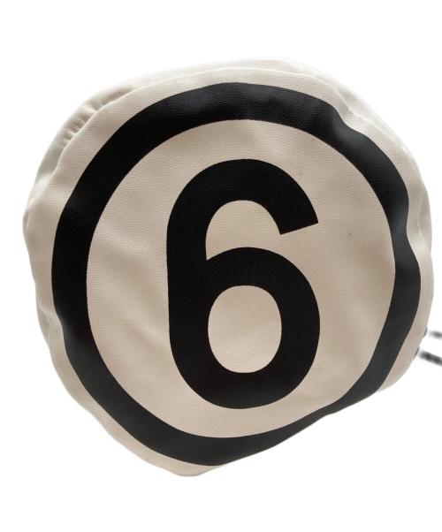 MM6 Maison Margiela（エムエムシックスメゾンマルジェラ）MM6 Maison Margiela (エムエムシックスメゾンマルジェラ) ロゴ巾着ショルダーバッグ ホワイト×ブラックの古着・服飾アイテム