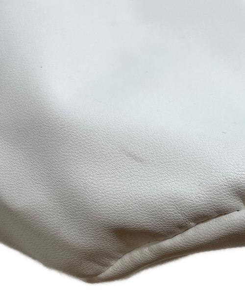 MM6 Maison Margiela（エムエムシックスメゾンマルジェラ）MM6 Maison Margiela (エムエムシックスメゾンマルジェラ) ロゴ巾着ショルダーバッグ ホワイト×ブラックの古着・服飾アイテム