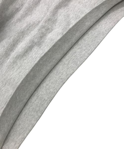 SUPREME（シュプリーム）SUPREME (シュプリーム) SMALL BOX CREWNECK グレー サイズ:Ｍの古着・服飾アイテム