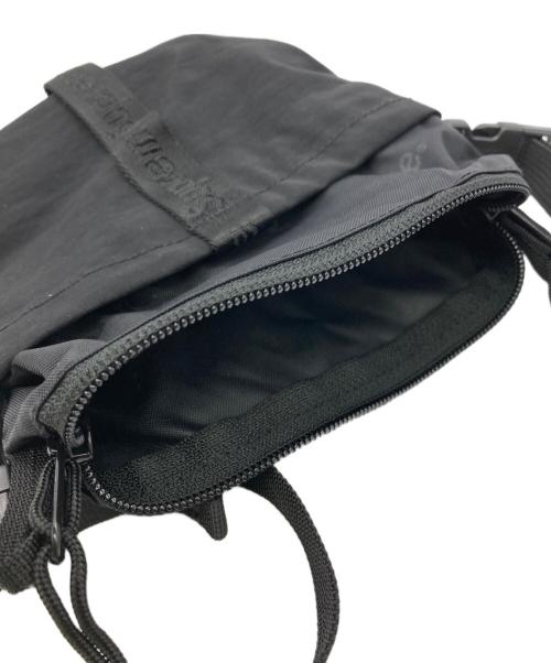 SUPREME（シュプリーム）SUPREME (シュプリーム) NECK POUCH ブラックの古着・服飾アイテム