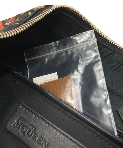 ALEXANDER McQUEEN（アレキサンダーマックイーン）ALEXANDER McQUEEN (アレキサンダーマックイーン) ステンドグラス柄クラッチバッグ ブラックの古着・服飾アイテム