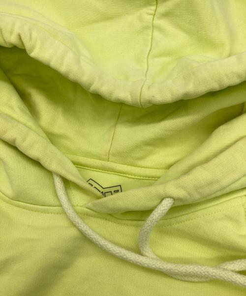 PALACE（パレス）PALACE (パレス) プルオーバーパーカー イエロー サイズ:Mの古着・服飾アイテム