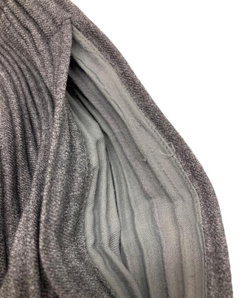 HOMME PLISSE ISSEY MIYAKE（オム プリッセ イッセイ ミヤケ）HOMME PLISSE ISSEY MIYAKE (オム プリッセ イッセイ ミヤケ) WOOL LIKE LIGHT PANTS/ウールライクライトパンツ グレー サイズ:1の古着・服飾アイテム