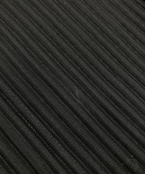 HOMME PLISSE ISSEY MIYAKE（オム プリッセ イッセイ ミヤケ）HOMME PLISSE ISSEY MIYAKE (オム プリッセ イッセイ ミヤケ) Vネックプリーツカーディガン/Pleated Cardigan ブラック サイズ:2の古着・服飾アイテム