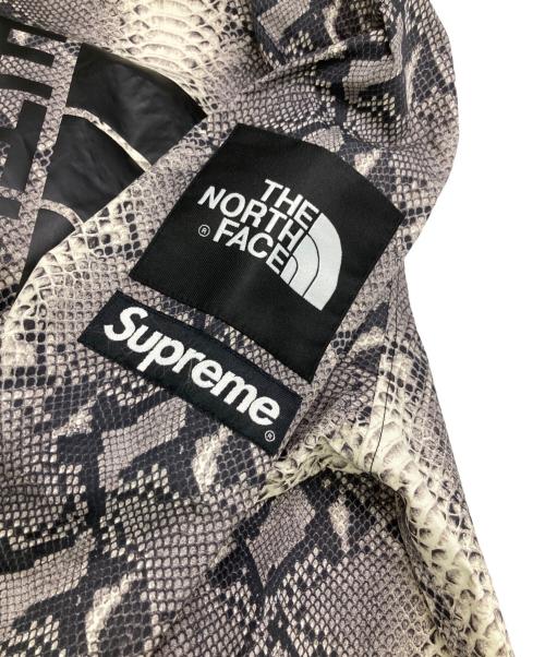 THE NORTH FACE（ザ ノース フェイス）THE NORTH FACE (ザ ノース フェイス) Supreme (シュプリーム) SNAKE COACHES JACKET グレー サイズ:Mの古着・服飾アイテム