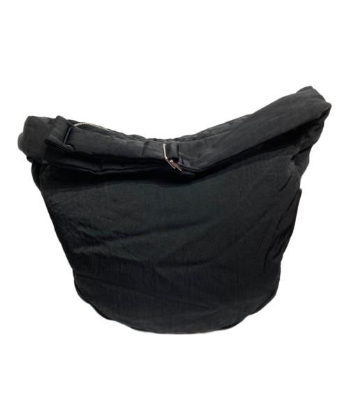 ITTY（イッティ）ITTY (イッティ) Annie Puffer Big Moon Bag/アニー パッファー ビッグ ムーン バッグ ブラックの古着・服飾アイテム