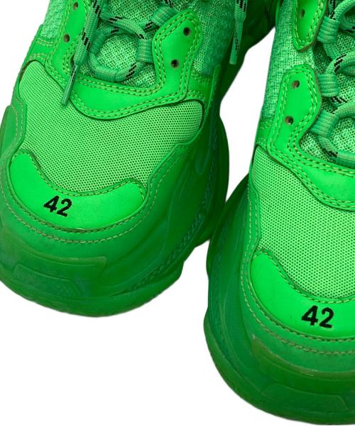 BALENCIAGA（バレンシアガ）BALENCIAGA (バレンシアガ) TRIPLE Sスニーカー グリーン サイズ:42(27.5㎝)の古着・服飾アイテム