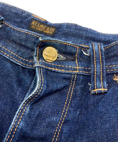 ATLAST & CO（アットラスト）ATLAST & CO (アットラスト) 161シンチバックデニムパンツ/Lot 161 Cinch Back Denim Jeans インディゴ サイズ:W31の古着・服飾アイテム