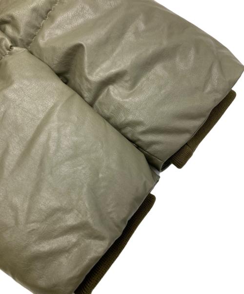 MM6 Maison Margiela（エムエムシックスメゾンマルジェラ）MM6 Maison Margiela (エムエムシックスメゾンマルジェラ) ナンバリングロゴパデッドジャケット カーキ サイズ:Mの古着・服飾アイテム