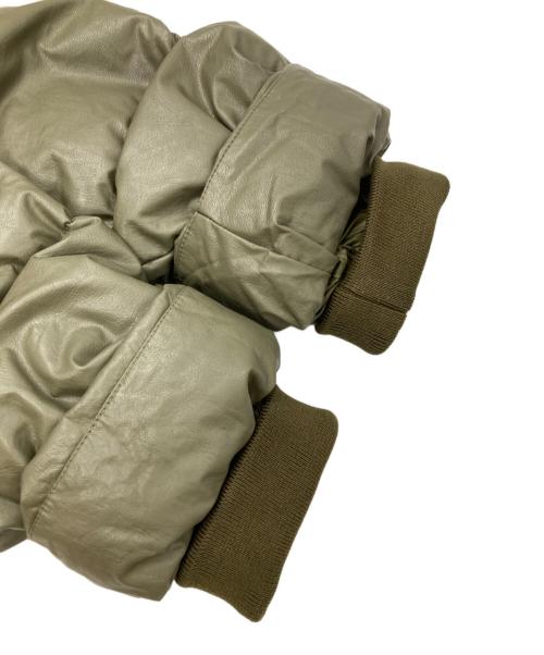 MM6 Maison Margiela（エムエムシックスメゾンマルジェラ）MM6 Maison Margiela (エムエムシックスメゾンマルジェラ) ナンバリングロゴパデッドジャケット カーキ サイズ:Mの古着・服飾アイテム